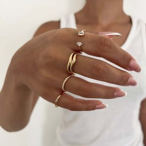 ella-ring-asymmetric-crystal-cuts-minimal-elevated-design