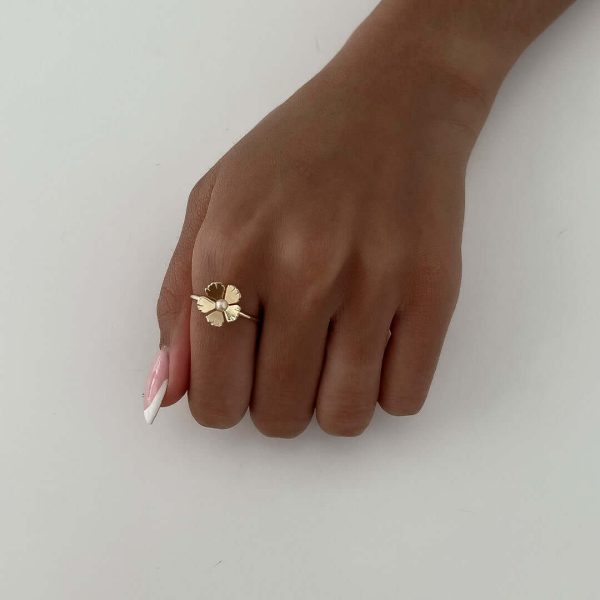 Miu Flower Ring