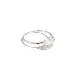 Tiny Miu Flower Ring
